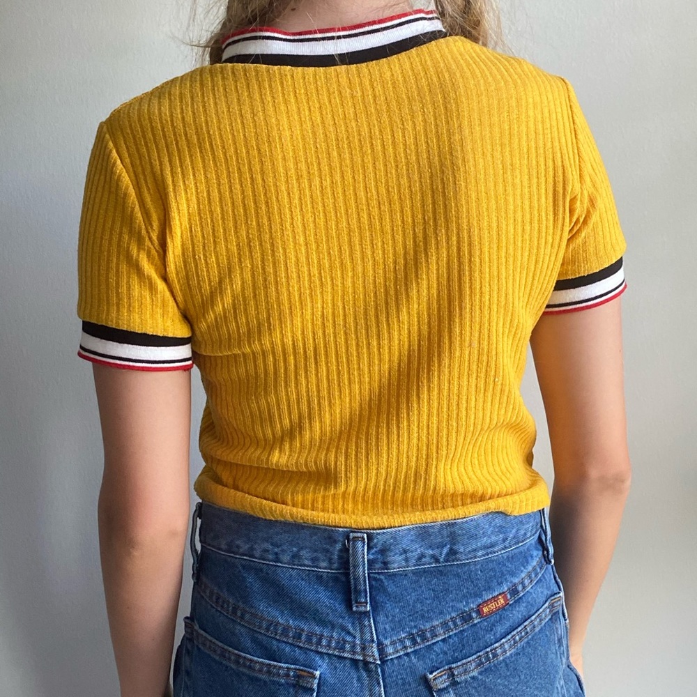 Yellow t-shirt - Picture 2 of 2